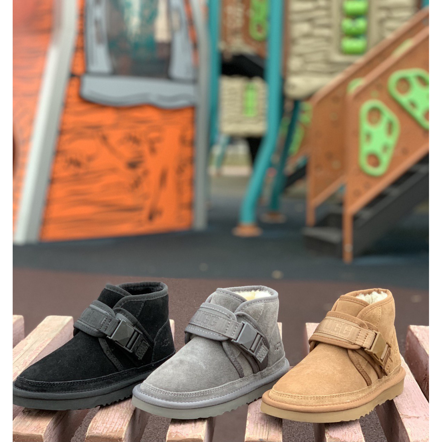 UGG Kids Neumel II Graphic Logo Boot Black 
