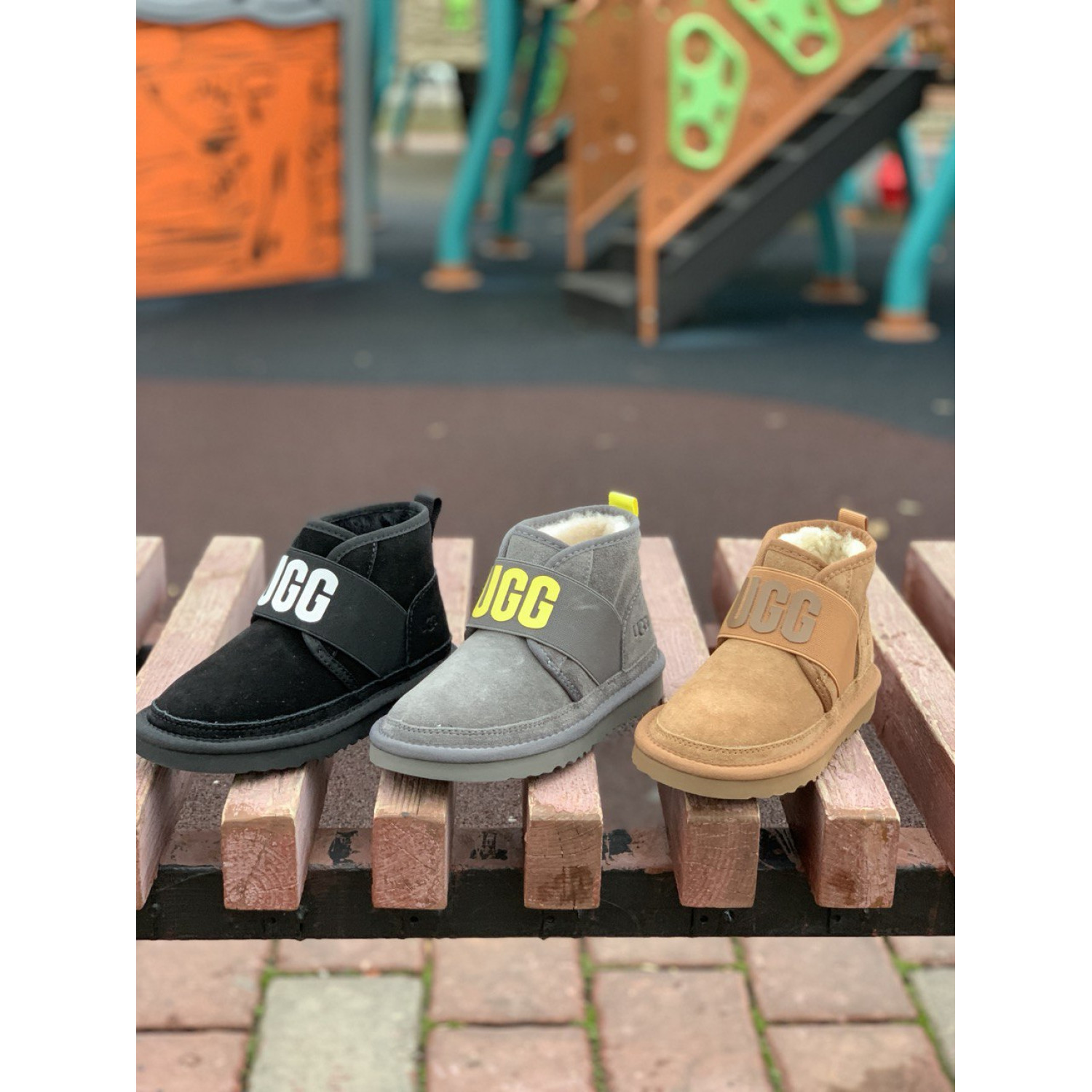 UGG Kids Neumel II Graphic Logo Boot Black 