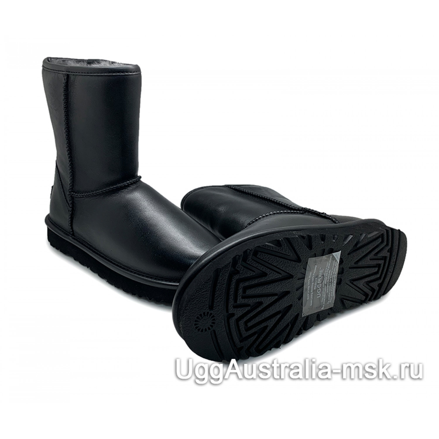 UGG CLASSIC SHORT LEATHER BLACK
