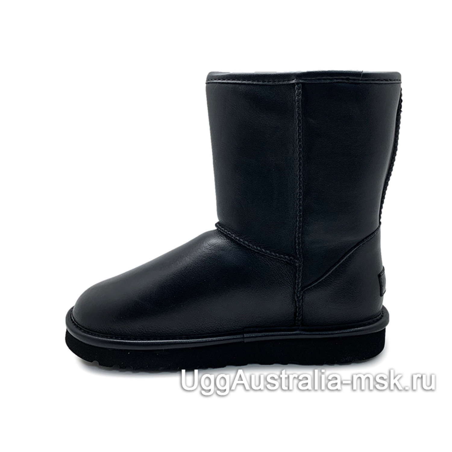 UGG CLASSIC SHORT LEATHER BLACK