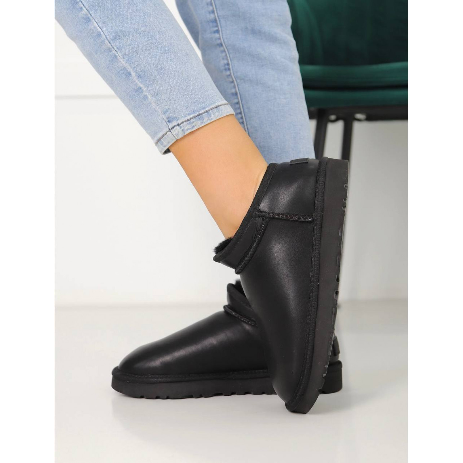 UGG Tasman Slipper Leather Black