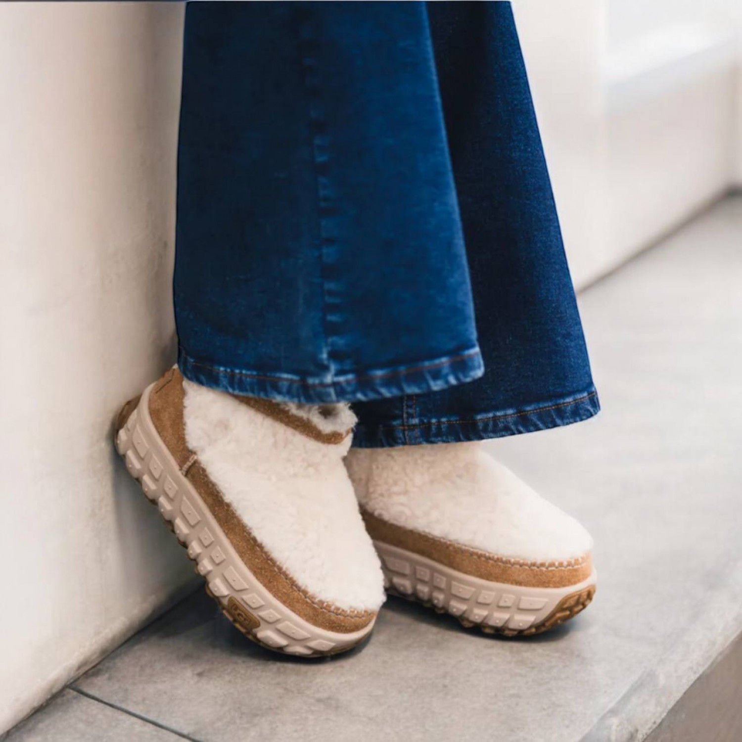 UGG Venture Daze Ultra Mini Cozy