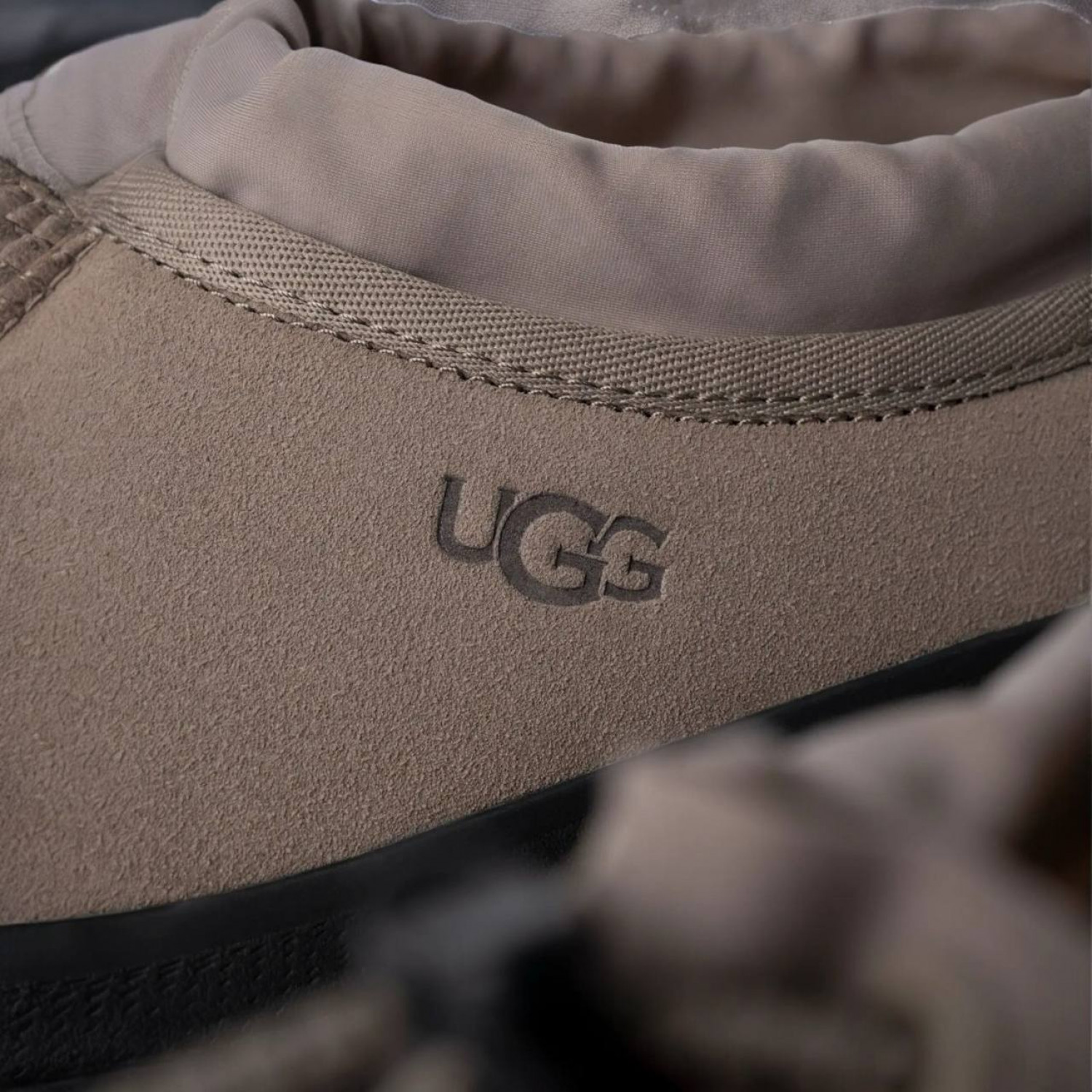 UGG Tasman Hybrid Smoke Plume / Black